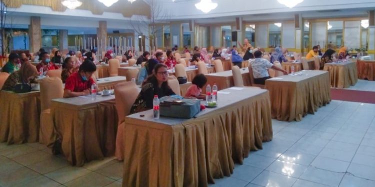 Suasana bimtek aparatur desa yang dilaksanakan Dinas PMD Asahan di Hotel Danau Toba Internasional Medan, beberapa waktu lalu.
foto: dok
