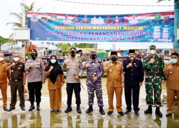 Uspika Tanjungbalai Kunjungi Kegiatan Serbuan Vaksinasi Masyarakat Maritim di Asahan