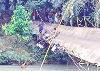 Jembatan Penghubung Antar Dusun di Labura Ambruk, Enam Warga Terluka