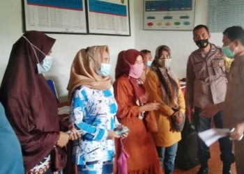 Kades Serdang Bagikan BLT DD Tahap ke-4 untuk Warga Desa