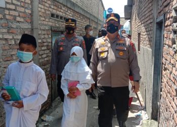 Kapolres Wujudkan Keinginan 2 Anak Pemulung di Batubara yang Ingin Sekolah di Pesantren