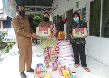 Kades Sei Beluru Bantu Perbaikan 10 Rumah Warga yang jadi Korban Hujan Angin Kencang
