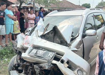 Mobil Warga Sidomulyo Asahan Tertabrak KA di Perlintasan KA Tanpa Plang Pulo Bandring