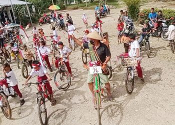 Konvoi Sepeda Hias Semarakkan HUT RI ke 76 di Desa Perkebunan Aek Tarum Asahan