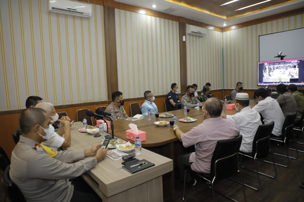 Bupati Asahan H Surya BSc mengikuti Rapat Tindak Lanjut Pencegahan dan Penanganan Covid-19 di Sumut yang dipimpin Gubernur Sumatera Utara (Gubsu) Edy Rahmayadi