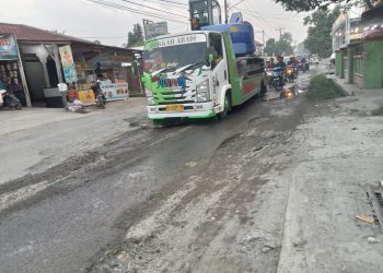 Tolong Perbaiki Jalan Klambir 5
