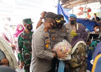 Tinjau Pelaksanaan Vaksin untuk 250 Warga, Kapolres Asahan Bagikan Sembako