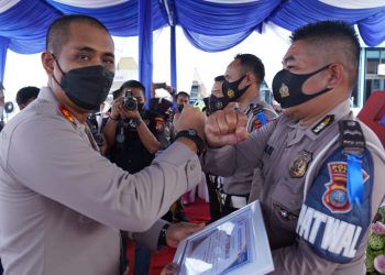 5 Personel Satlantas Terima Penghargaan dari Kapolres Asahan