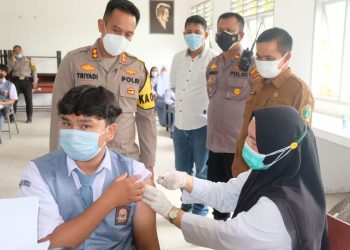 Kapolres Tanjungbalai Tinjau Vaksinasi Hari Ketiga Pelajar Tingkat SMA se Kota Tanjungbalai 