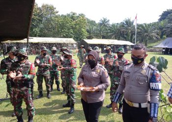 Konjungi Lokasi Latihan Pratugas Yonif 126/KC, Wakapolres Asahan Bawa Nasi Tumpeng