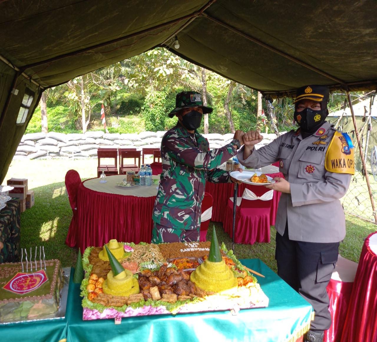 Konjungi Lokasi Latihan Pratugas Yonif 126/KC, Wakapolres Asahan Bawa Nasi Tumpeng