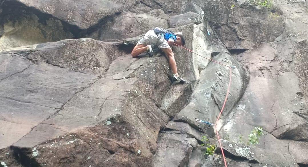 6 Atlet Muda Asal Kisaran Taklukkan Tebing Setinggi 17 Meter di Air Terjun Siharimo Asahan