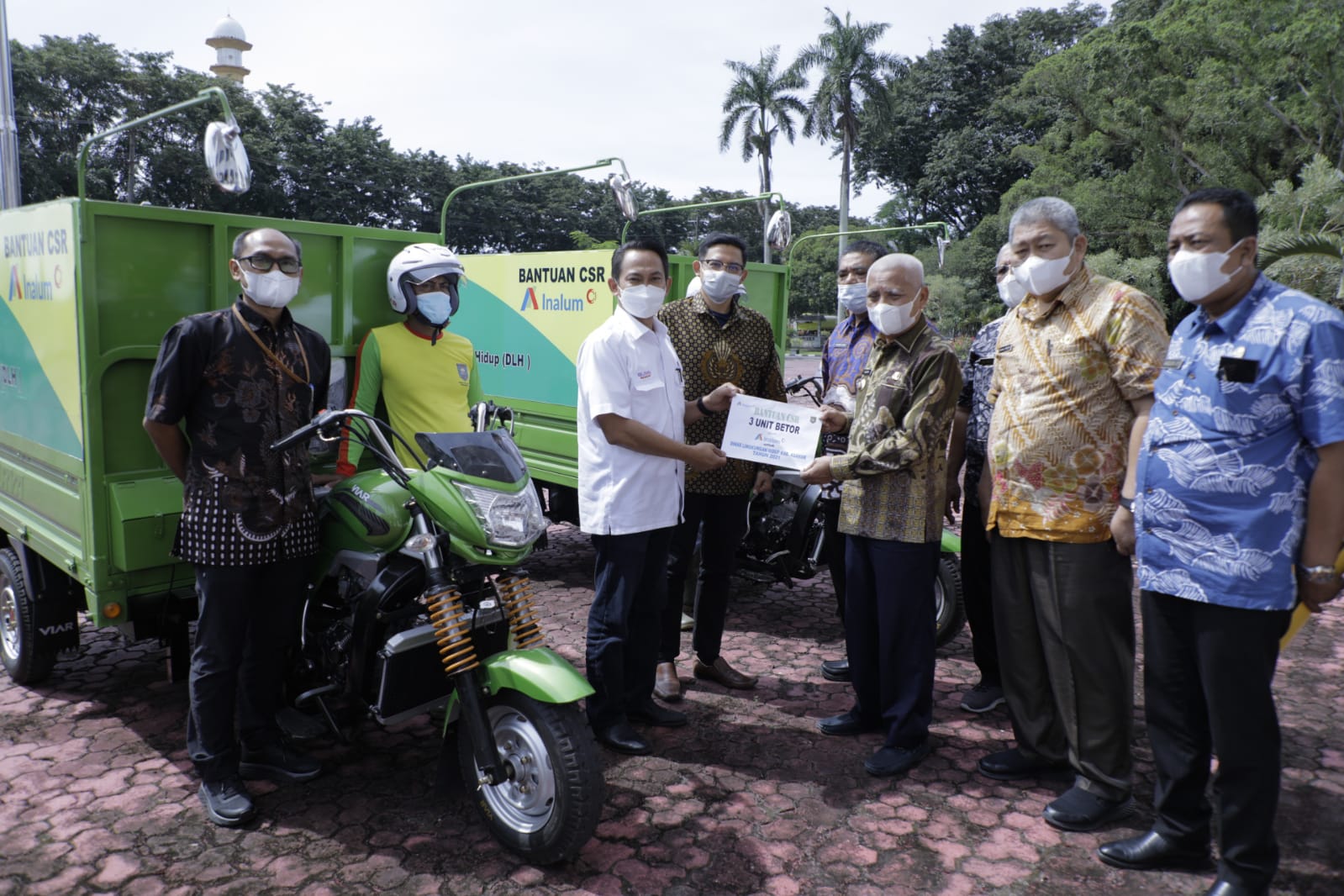 PT Inalum Serahkan Bantuan CSR 3 Motor Pengangkut Sampah ke Bupati Asahan