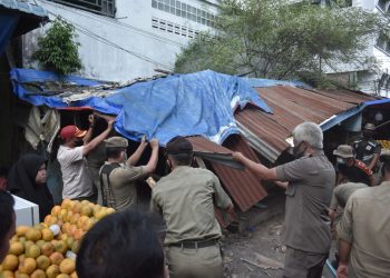Lapak Pedagang di Dekat Sekolah Diponegoro Kisaran Ditertibkan