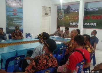 Camat Meranti Bahas Strategi Pemberian Vaksin dengan Polisi dan Kades Serta Kapus