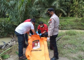 Ternyata Tersangka Pembuang Mayat Bayi Laki-laki di Sungai Sitio Tio Asahan Adalah Cewek Berusia 18 Tahun