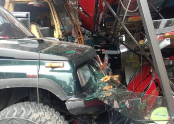 Kejadian di Bunut Barat Asahan, Rem Blong, Truk Tabrak Mobil dan Sepedamotor juga Warung