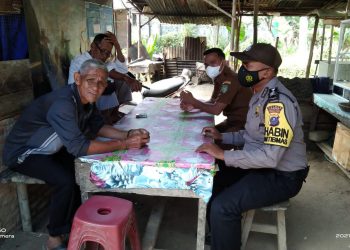 Ciptakan Rasa Nyaman, Personel Polsek Bandar Pulau Asahan Amankan Proses Vaksinasi di Desa Gunung Berkat