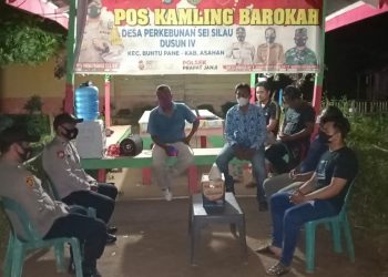 Kunjungi Pos Kamling, Personel Polsek Parapat Janji Serahkan Bingkisan dari Kapolres Asahan