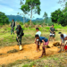 Satgas Pamtas RI-PNG Yonif 126/KC Asahan Bantu Warga Membersihkan Jalan