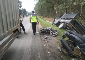 Lakalantas di Jalinsum Asahan, Sepedamotor Revo Terseret 40 Meter