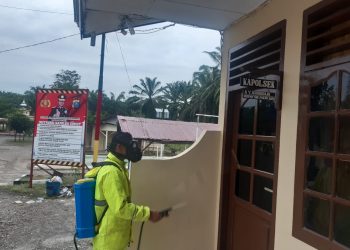 Polsek Bandar Pulau Disemprot Disinfektan