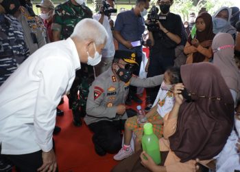 Dampingi Kapoldasu, Bupati Asahan Minta Nakes Lakukan Pengecekan Teliti atas Kesehatan Anak yang Divaksin