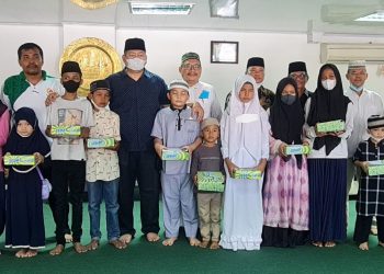 20 Anak Yatim Terima Santunan dari BKM Mesjid Agung H Achmad Bakrie Kisaran
