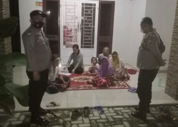 Kejar Target, Kaposyan Meranti Vaksinasi Warga di Malam Hari