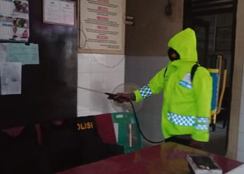 Polsek Pulau Raja Disemprot Disinfektan