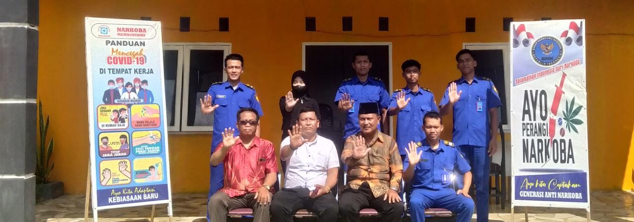 Ketua MOI Labuhanbatu Syaiful Bahri Ritonga (Baju Putih) saat Berada di Panti Rehabilitas Hijrah Indonesia.