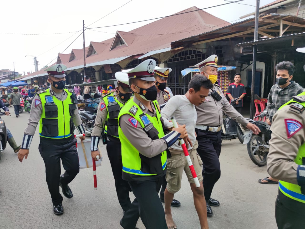 Kantongi Sabu, Azmi Tanjung Diamankan Personil Sat Lantas Polres Tanjungbalai 