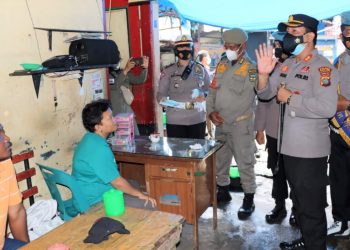 Cegah Lonjakan Covid-19, Kapolres Pematangsiantar Pimpin Operasi Yustisi di Pasar Horas