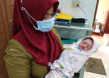 Bayi Perempuan Dibuang di Dekat Penjemuran Batu Bata