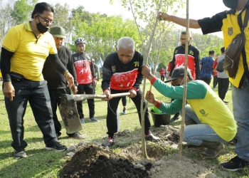 Kapolres Asahan Ikuti Gowes Bareng dan Tanam 1.000 Pohon Meriahkan Hari Jadi Kabupaten Asahan ke-76.