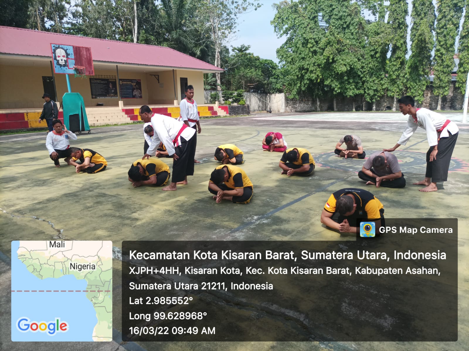 Keren, Personel Polres Asahan Latihan Pencak Silat Merpati Putih