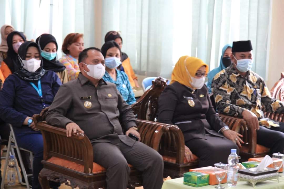 Bupati Labuhanbatu H Erik Adtrada Ritonga saat menghadiri acara tersebut.