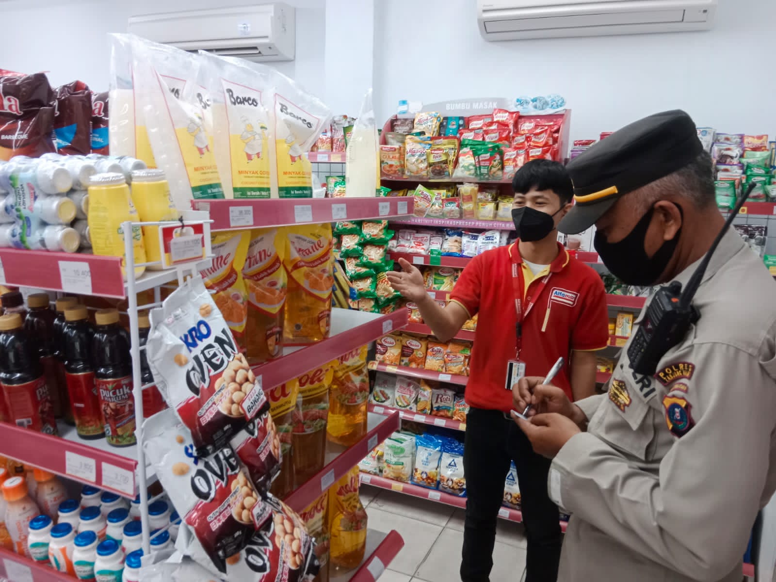 Monitoring Mini Market dan Pasar, Kapolres Tanjungbalai Pastikan Stok Minyak Goreng Jelang Ramadhan Aman