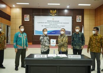 Bupati Labuhanbatu Serahkan LKPD Un-Audited Kepada BPK-RI