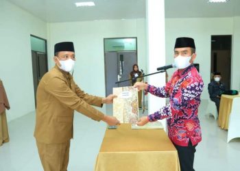 Wabup Labura Lantik Abdul Hariman SPd Sebagai Kadis Dukcapil