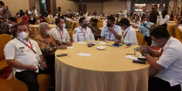 Bupati Labuhanbatu H Erik Adtrada Ritonga saat menghadiri kegiatan tersebut.