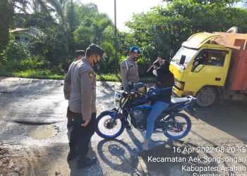 Polsek Bandar Pulau Polres Asahan Gelar Operasi Yustisi di Desa Aek Songsongan
