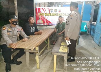 Personel Polsek Bandar Pulau Polres Asahan Patroli Pos Kamling Barokah