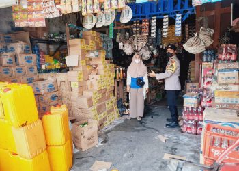 Bhabinkamtibmas Polsek Kota Kisaran Polres Asahan Pantau Harga Sembako