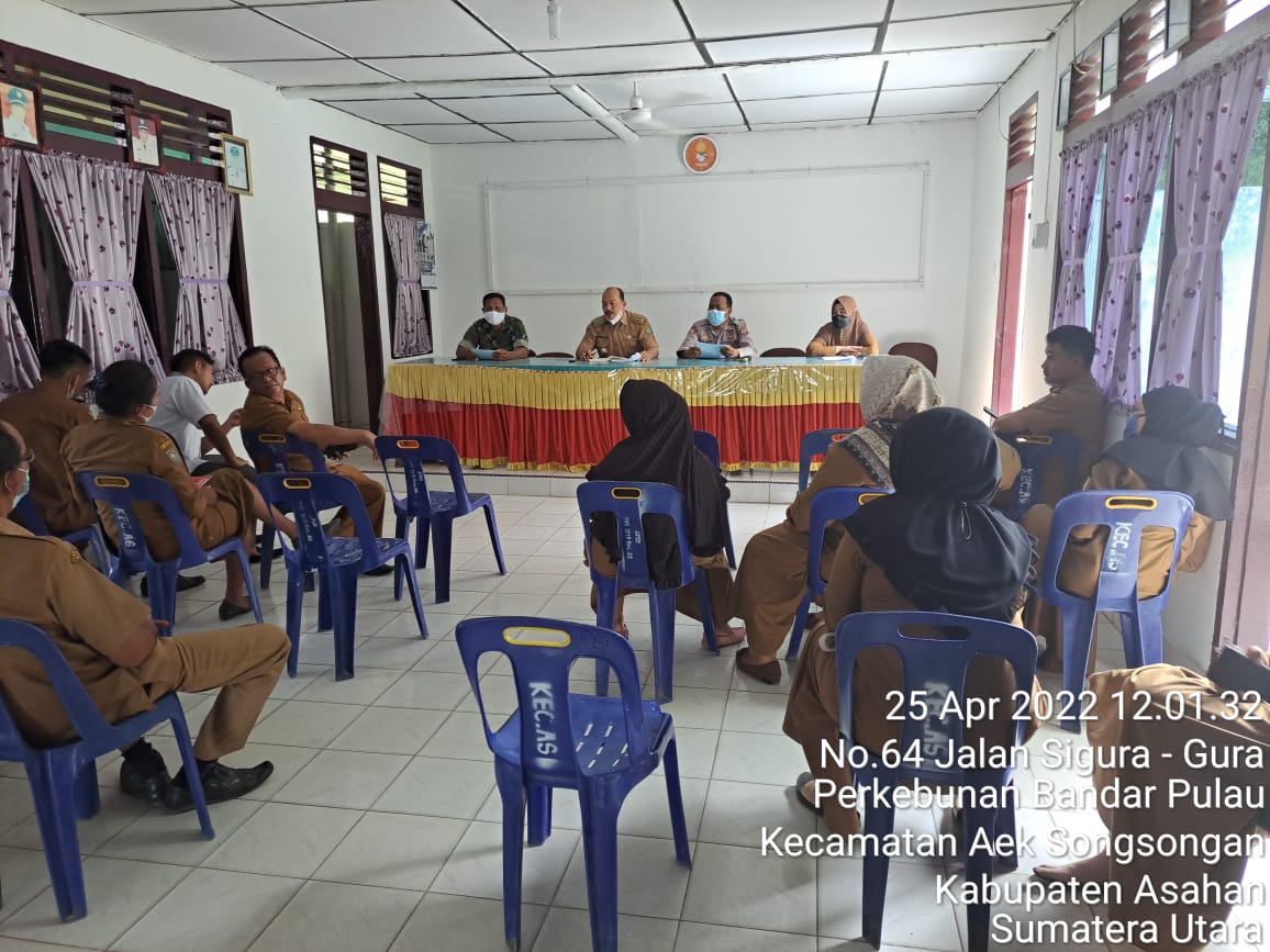 Polsek Bandar Pulau Polres Asahan Hadiri Rapat Persiapan Pilkades 2022