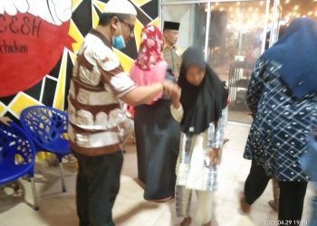 Pemilik Cafe Raheesh Santuni Anak Yatim Piatu