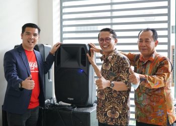 Bane Raja Manalu Sumbang Sound System ke Universitas HKBP Nommensen