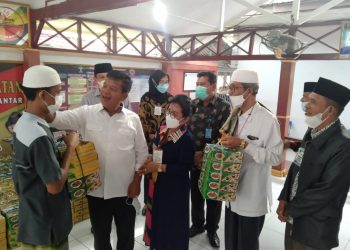 Kunjungi Lapas Kelas IIA Pematangsiantar, Bupati Simalungun Bagikan Nasi Bungkus ke WBP