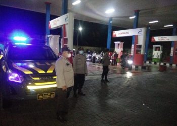 Personel Polsek Bandar Pulau Polres Asahan Patroli Blue Light