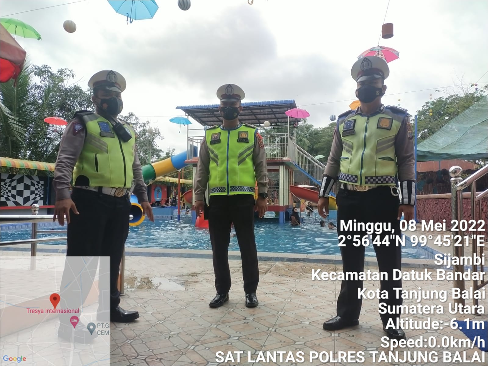 Personel Polres Tanjungbalai Gatur Lalin dan Amankan Tempat Wisata